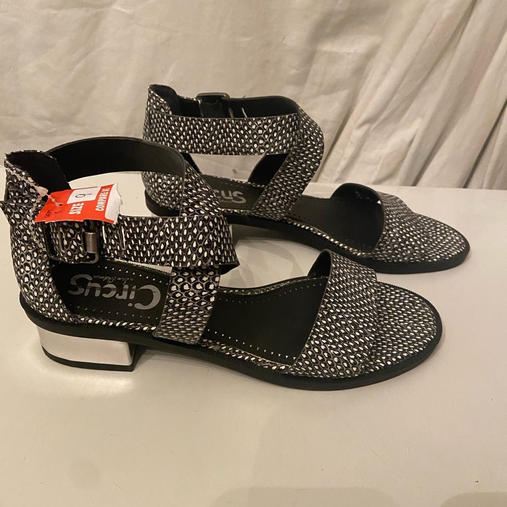 Circus Sam Edelman black/white sandals size 9 NWT